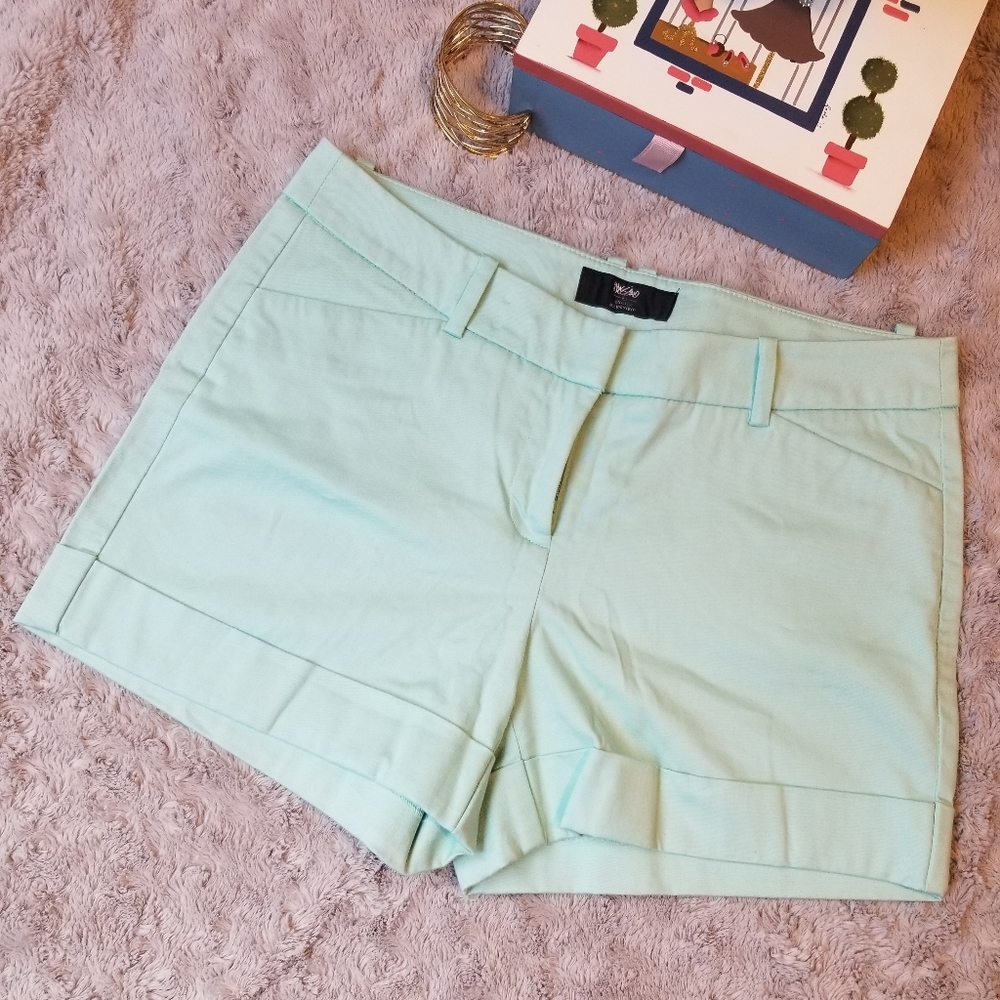 Mossimoflat front short mint green size 6 fit 3.